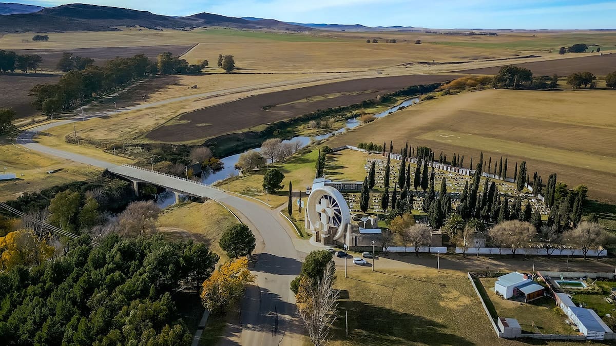 El encantador pueblo de Buenos Aires que parece sacado de una película y enamora por su arquitectura única