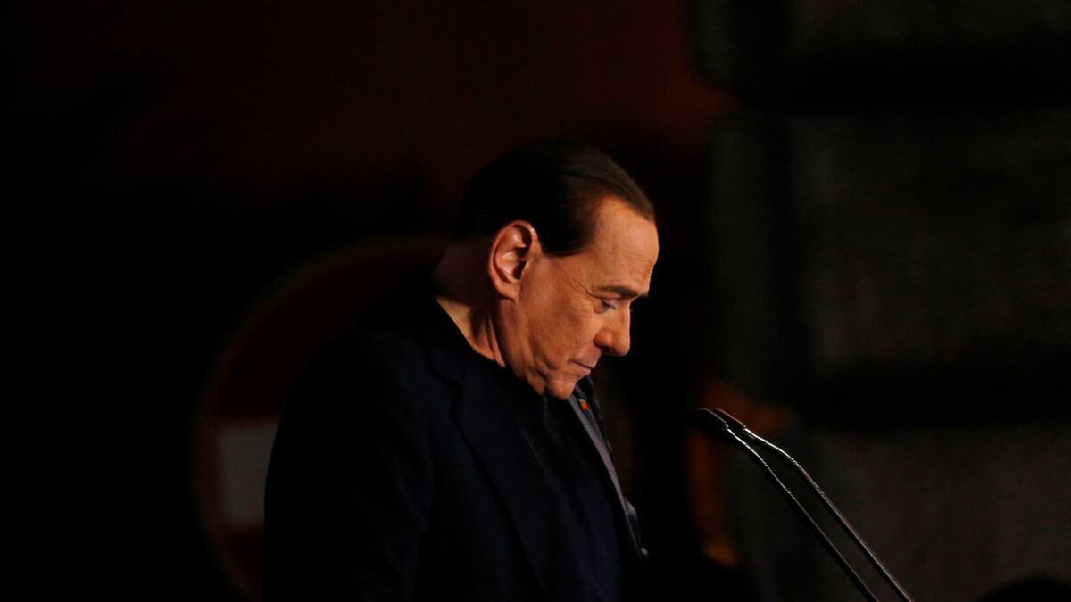 Difundieron el contenido del testamento de Silvio Berlusconi: 100 millones a su última pareja y Fininvest a sus hijos
