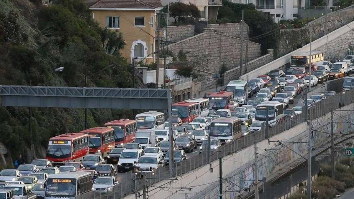 Sismo en Chile - evacuación en Viña del Mar - Reuters