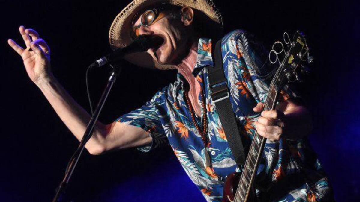 Skay Beilinson presentó "Otras puertas otros mundos", su tercera canción desde 2019