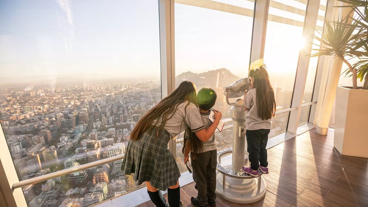 Sky Costanera en Santiago de Chile: es el edificio más alto de Sudamérica y tiene un mirador de 360° que redefine el turismo