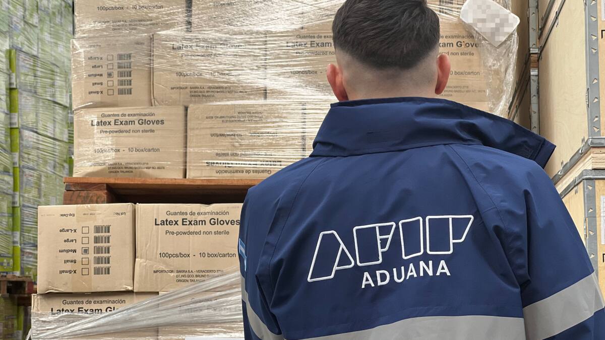 Sobrefacturación de guantes de látex, aduana. Foto: Aduana.