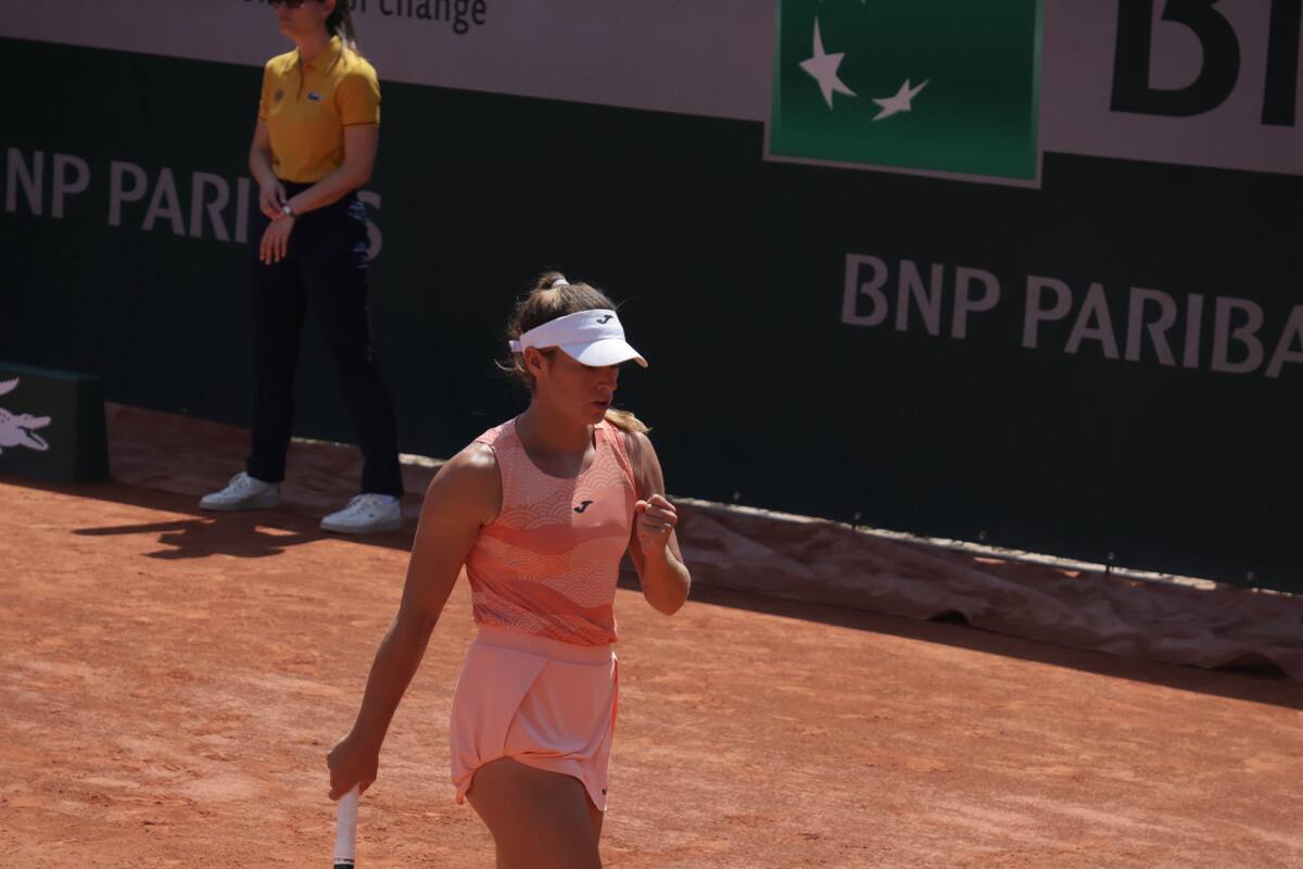 Solana Sierra en Roland Garros. Foto: @AATenis.