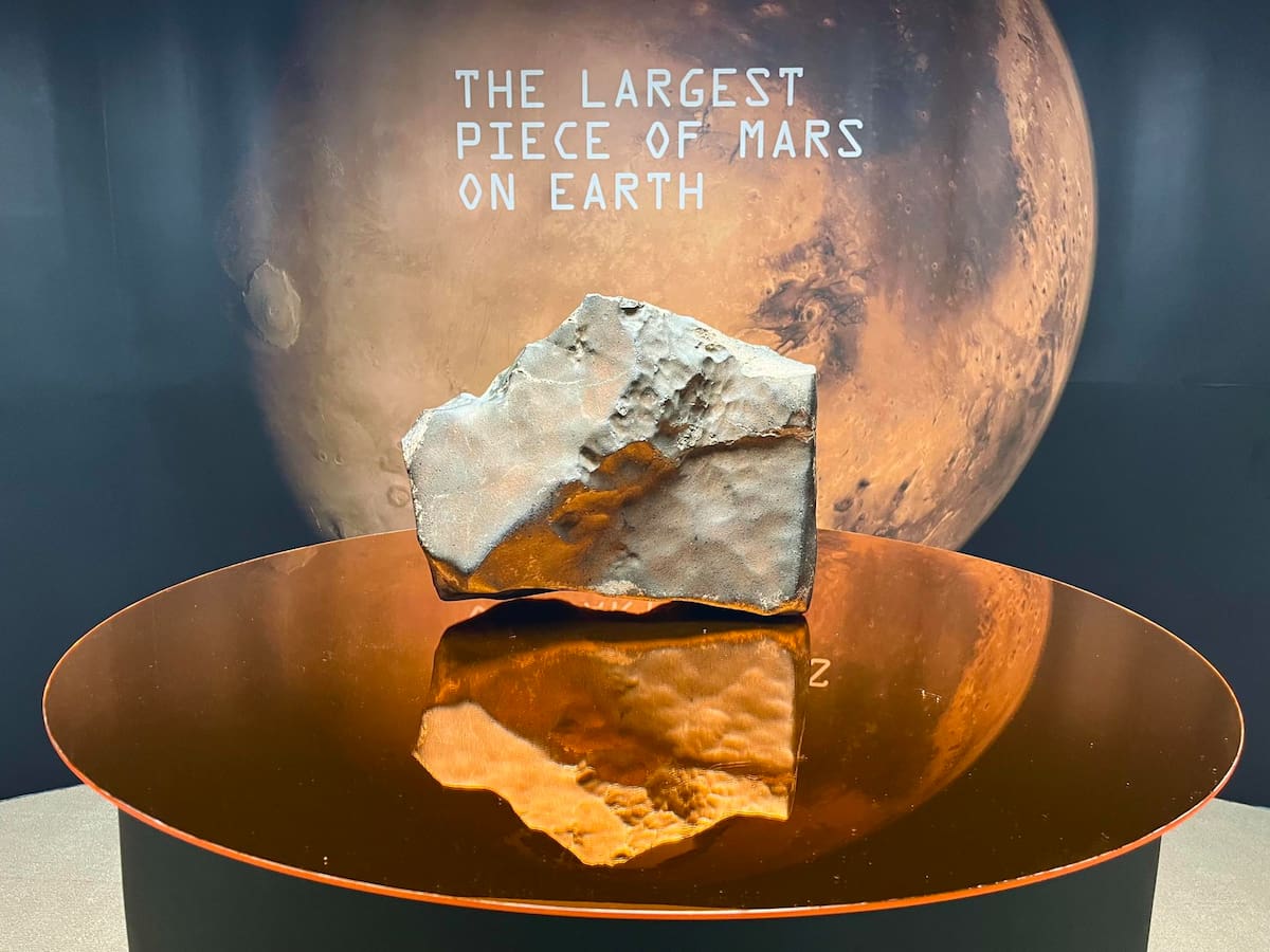 Subasta del meteorito más grande de Marte hallado en la Tierra.