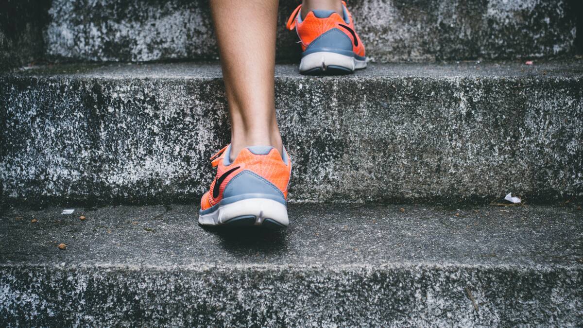 Subir escaleras para prevenir enfermedades cardíacas. Foto: Unsplash