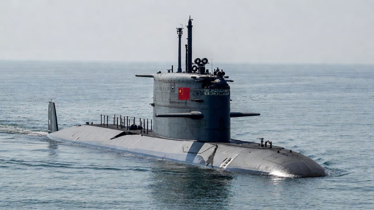 China busca convertir a un país superpoblado en una potencia: le entregará 8 submarinos avanzados e invertirá 5000 millones de dólares