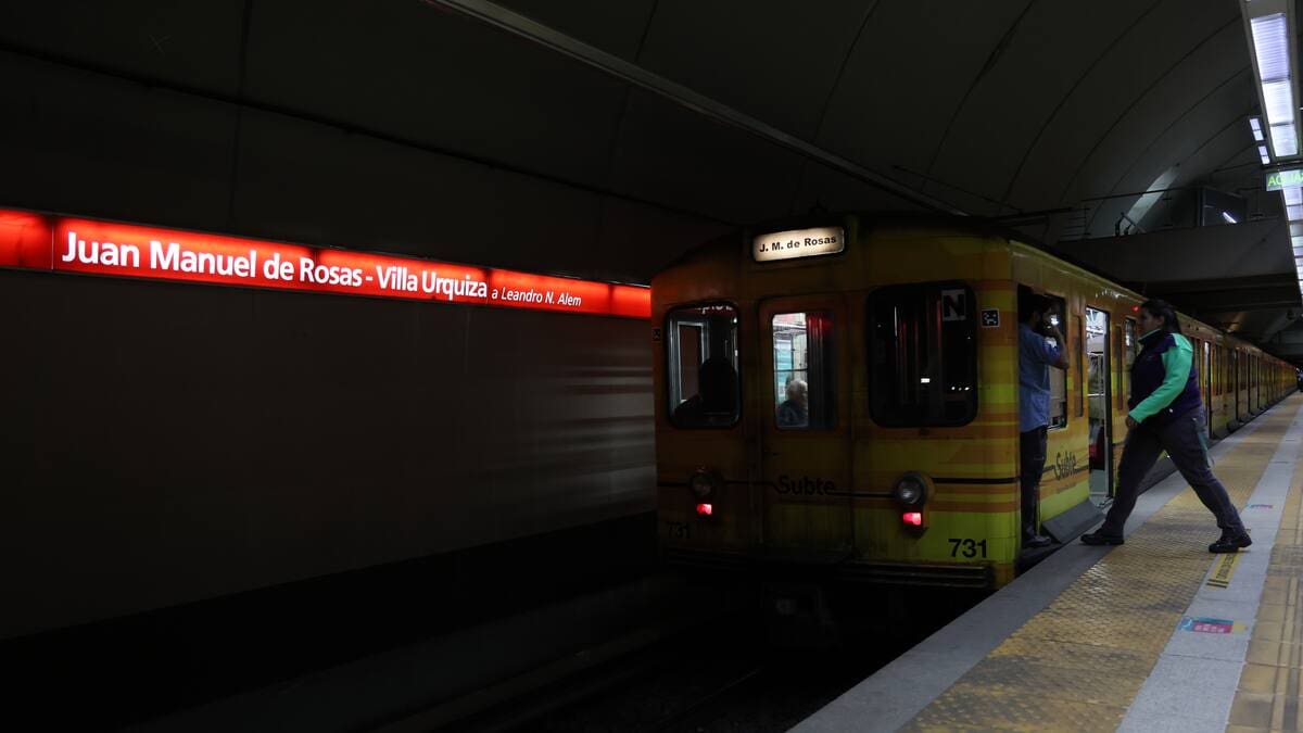 El misterio del subte porteño: por qué algunas estaciones tienen dos nombres