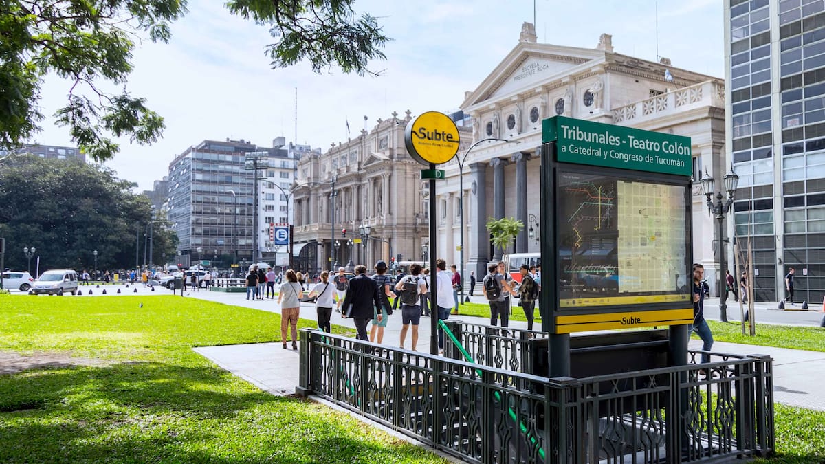 Feriado del 9 de julio en CABA: qué servicios funcionan y cuáles no durante el jueves 9 y viernes 10