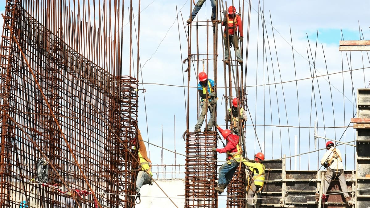 Suiza busca trabajadores para la construcción: ofrece salarios de hasta 6.500 euros y hay más de 20.000 vacantes