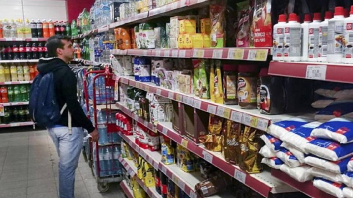 La Canasta Básica subió un 9% en octubre: una familia tipo necesitó $139.737 para no ser pobre