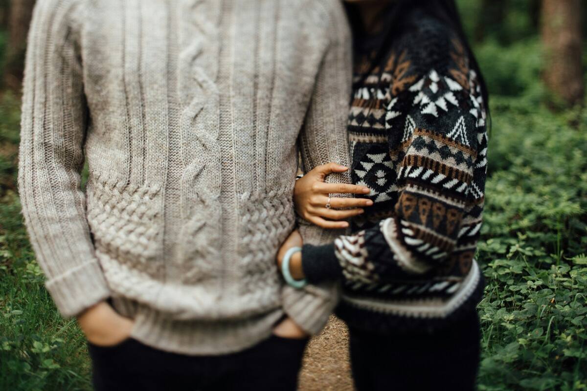 Sweaters; indumentaria; ropa. Foto: Unsplash.
