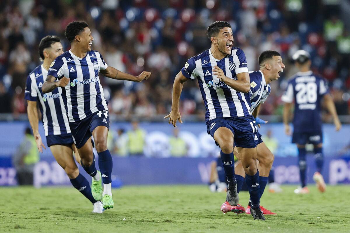 Talleres de Córdoba consiguió su primer título nacional tras derrotar a River. Foto: EFE/ Juan Pablo Pino.