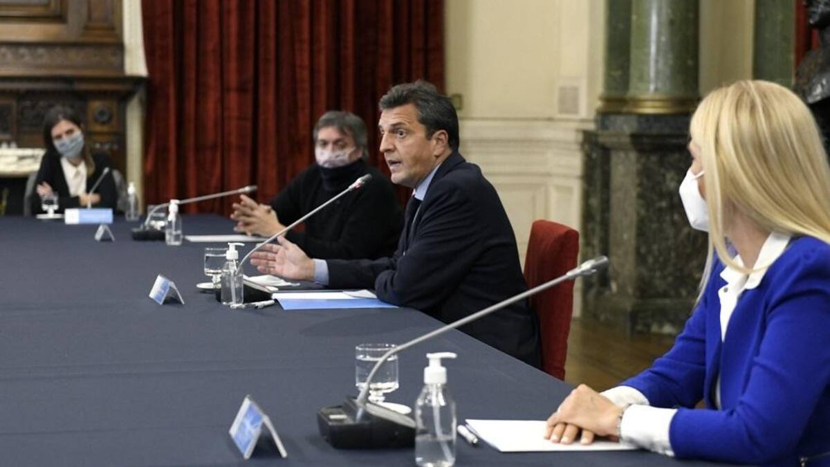 Tarifas: Presentan proyecto que beneficia a más de 3 millones de familias