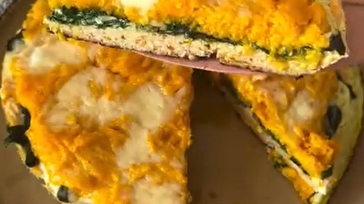 Tarta de calabaza y espinaca en masa de pechuga de pollo. Foto captura Instagram @agusalda.nutri