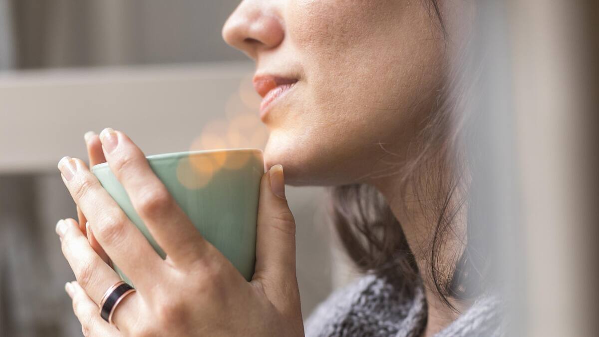 Los beneficios de tomar un té después de cada comida. Foto: Freepik.