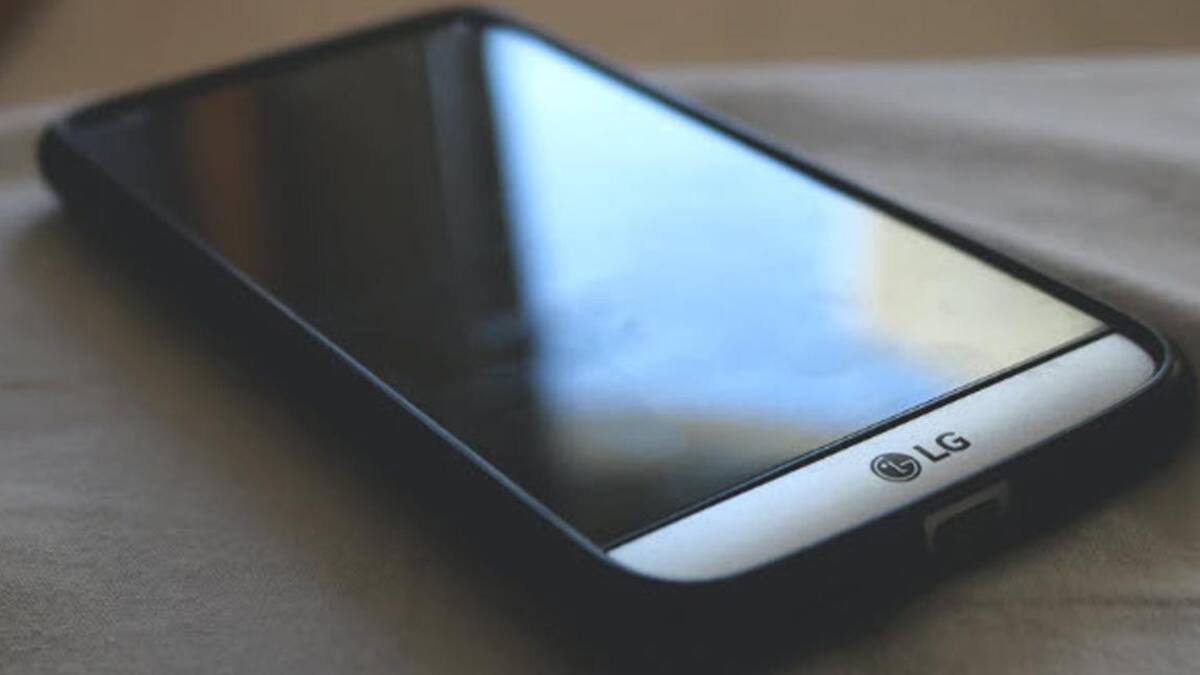 Teléfono celular LG