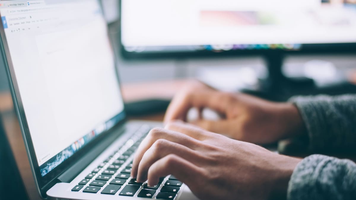 ¿Murió el home office? El Gobierno quiere derogar la Ley de Teletrabajo vigente desde 2021 y lo incluyó en la reforma laboral