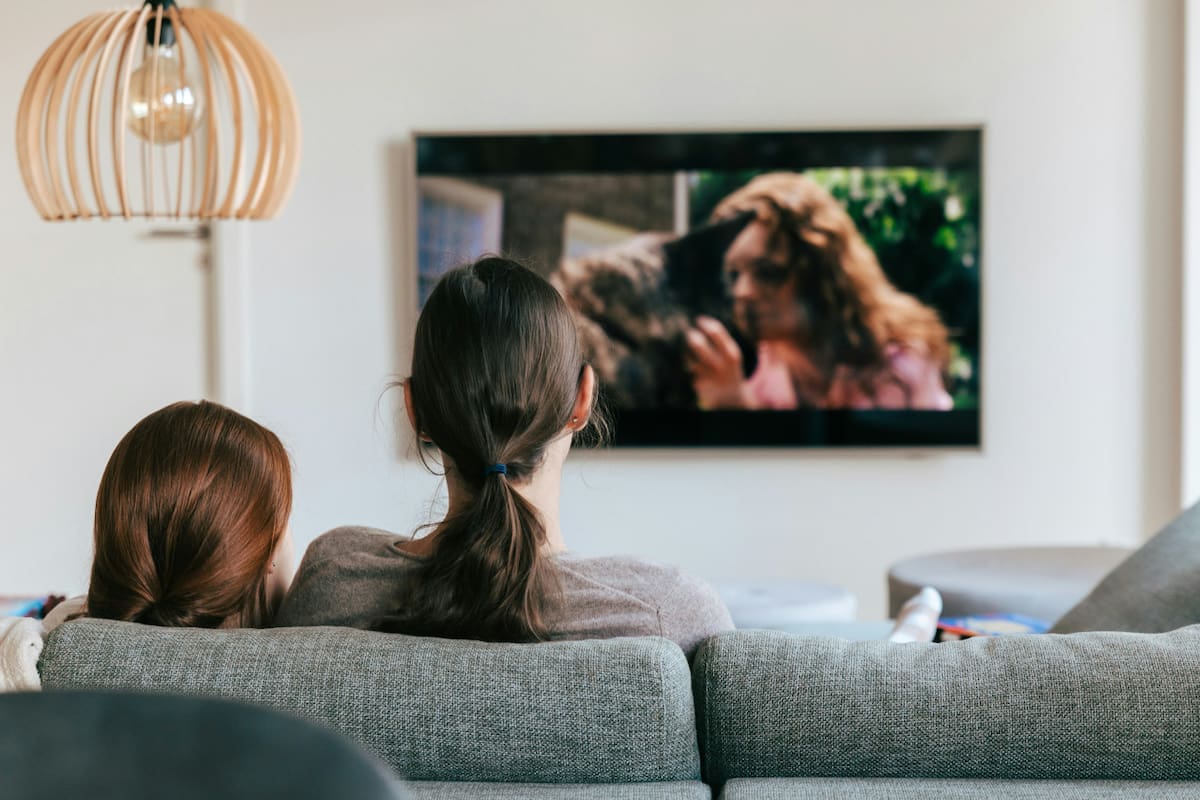 Televisor, tecnología, control remoto. Foto: Unsplash