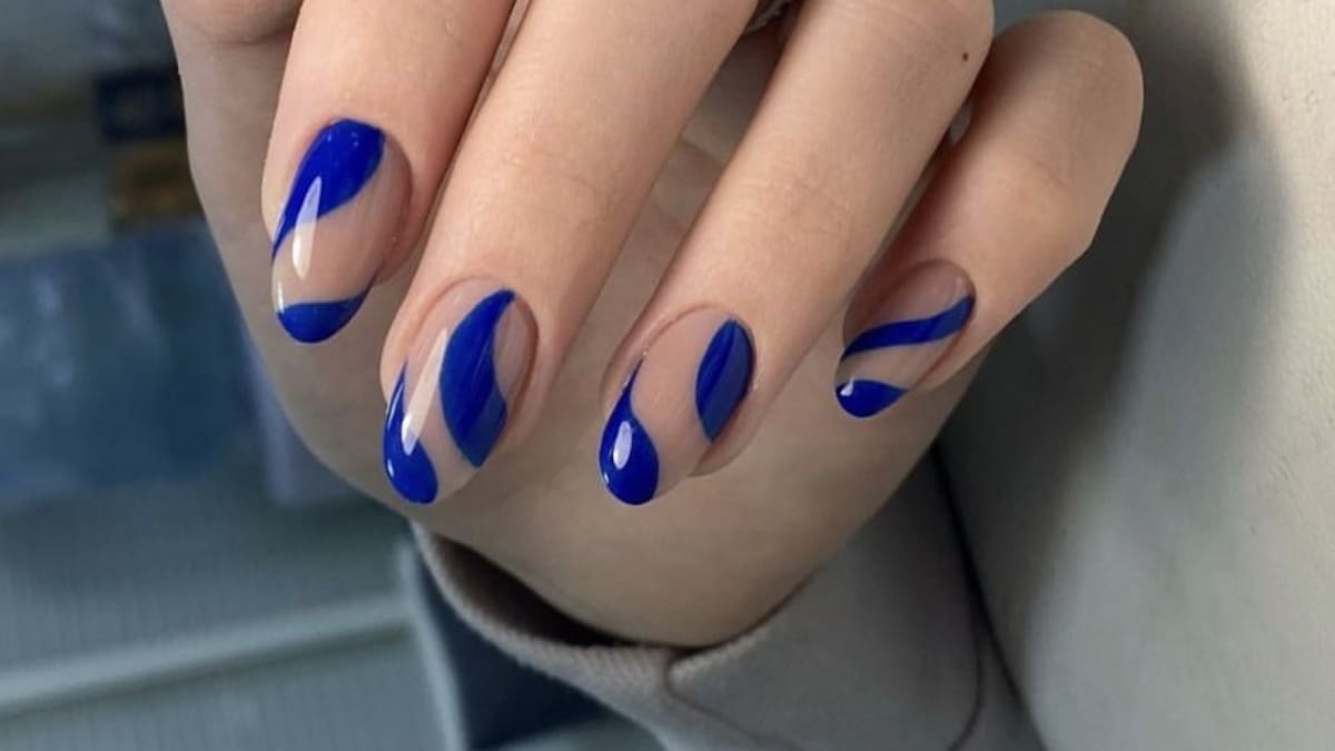 Uñas azules, la tendencia del otoño 2026