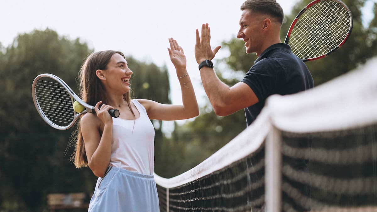 No solo tenis: los 7 deportes que más alargan la vida, según un reconocido cardiólogo