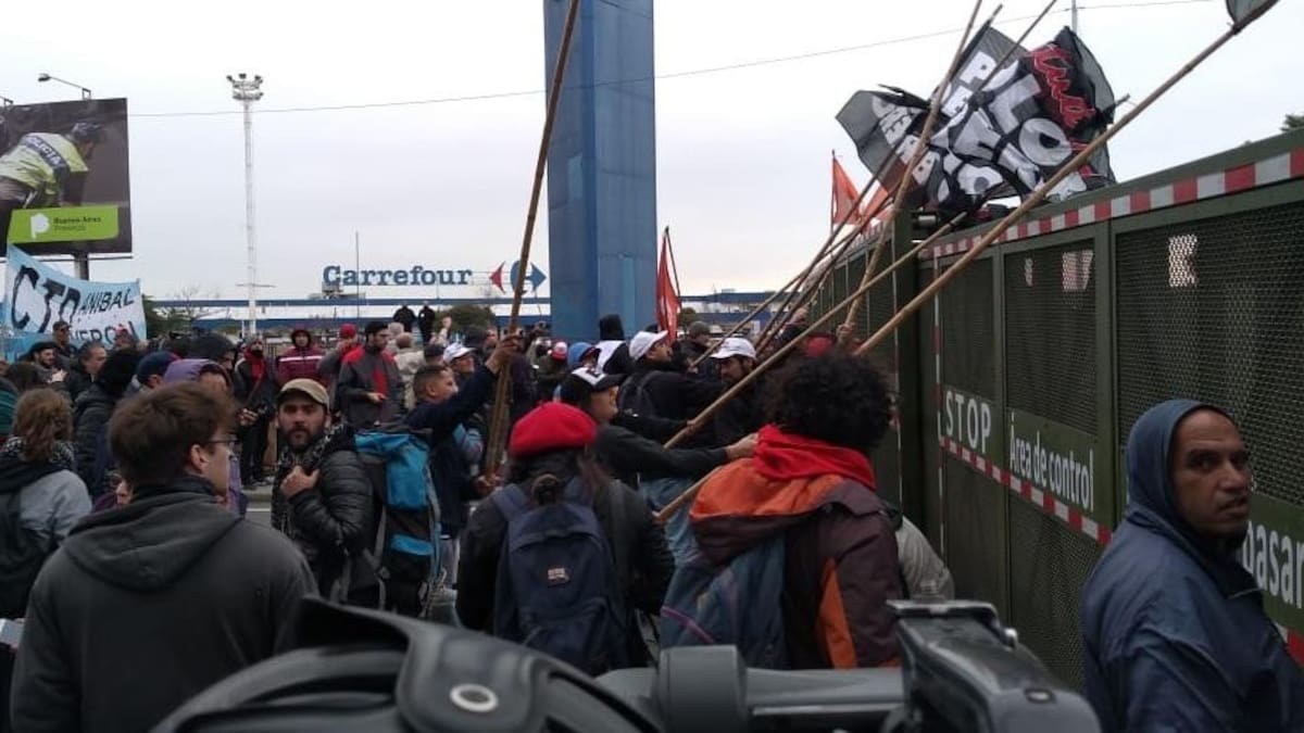 Tensión en el Puente Puyerredón por el homenaje a Kosteki y Santillán