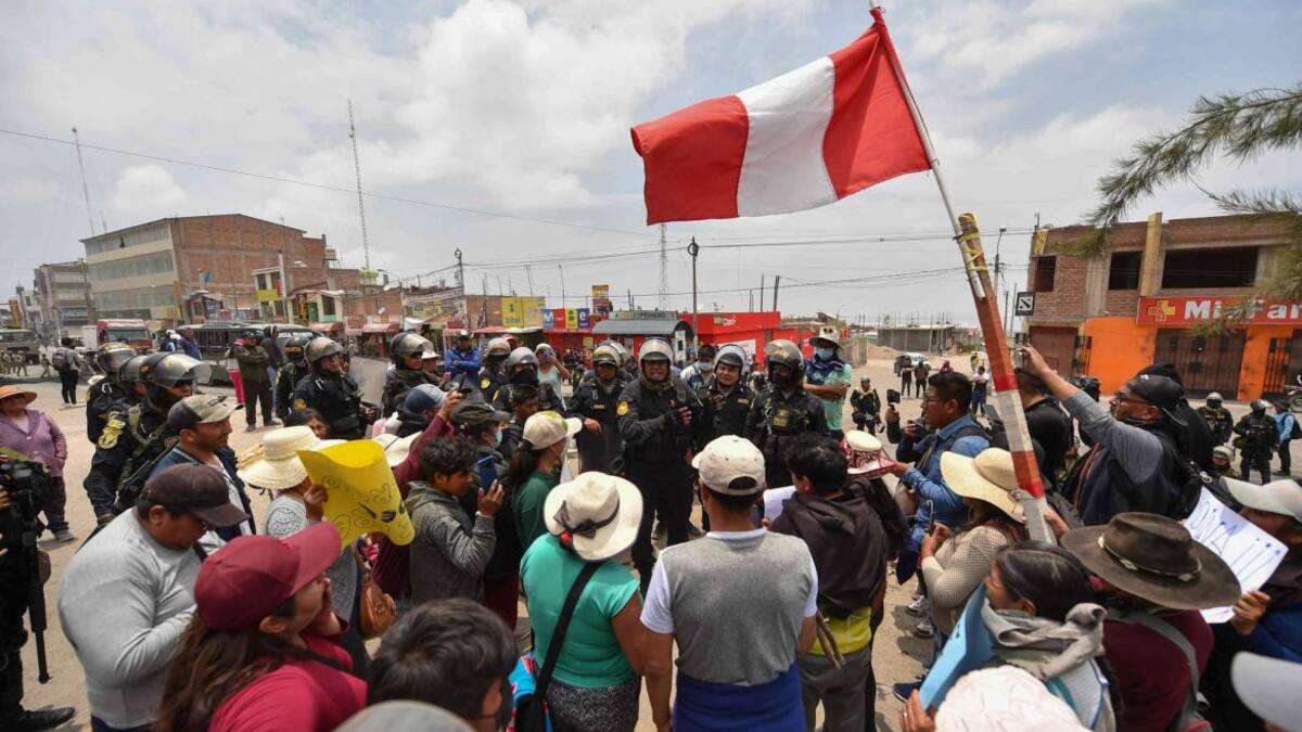 Tensión en Perú: pese al estado de emergencia decretado, continúan las protestas en todo el país efe