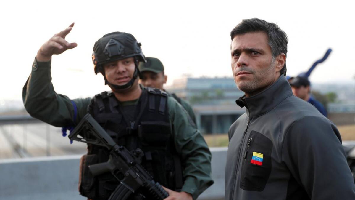Tensión en Venezuela: militares anti Maduro liberaron a Leopoldo López, Reuters