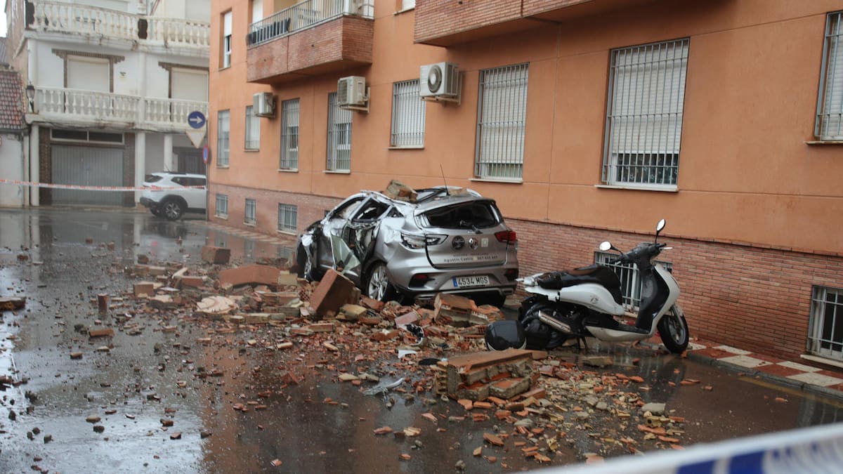 “Estaba en el sofá y de repente todo se vino abajo”: el relato del pánico tras el terremoto en España
