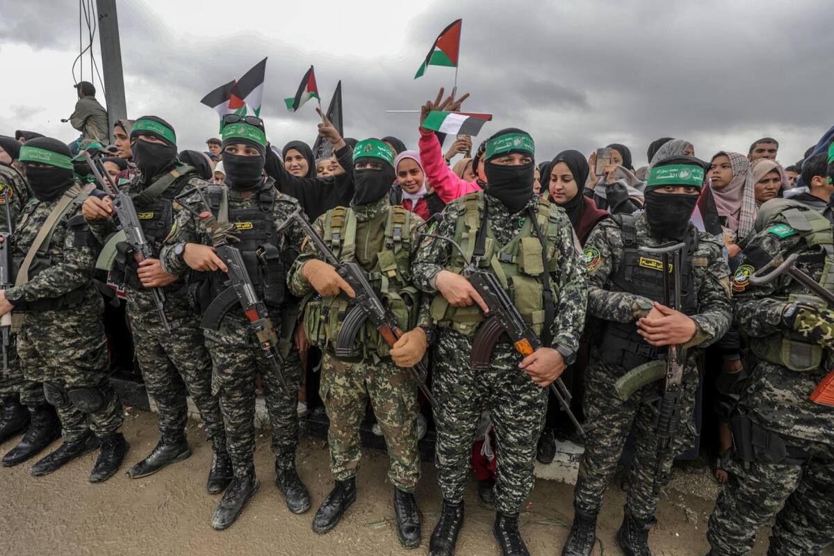 Terroristas de Hamás. Foto: EFE/Mohammed Saber