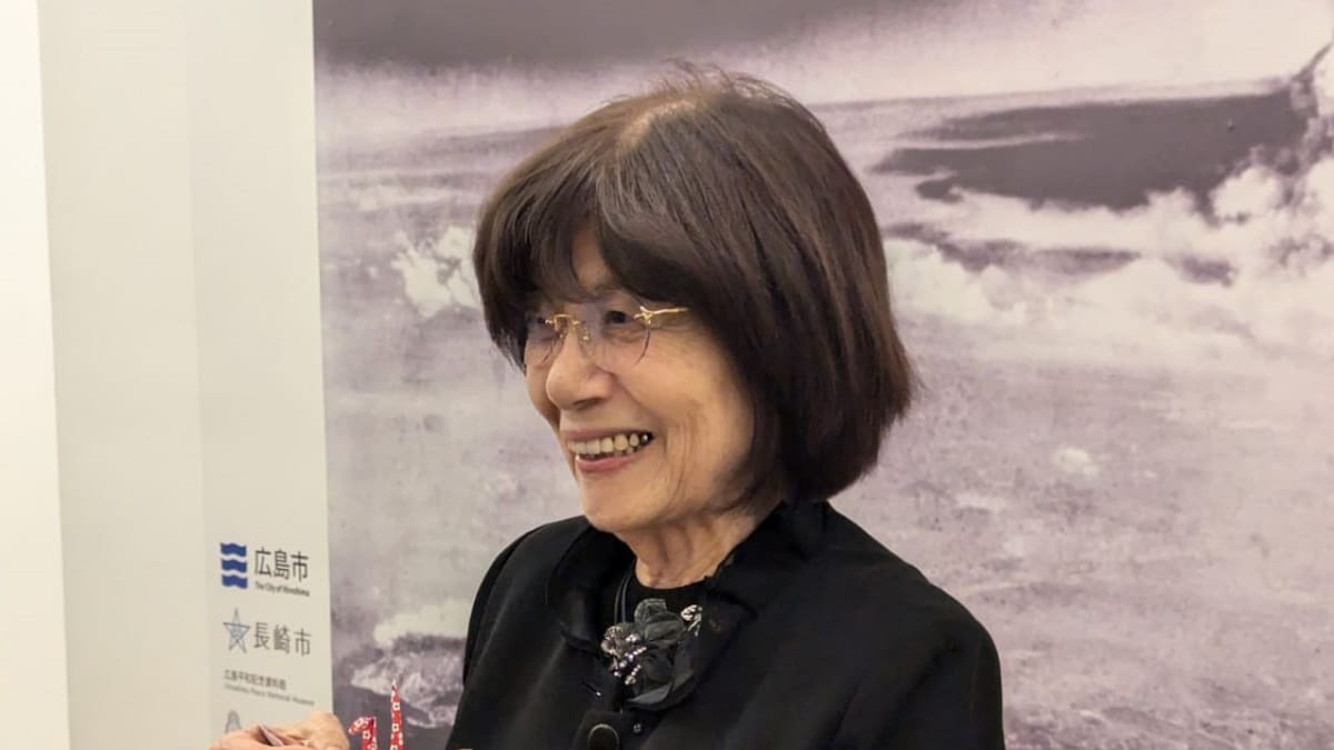 Teruko Yahata, sobreviviente del bombardeo de Hiroshima, en una muestra en Buenos Aires. Foto: Juliana Argañaraz