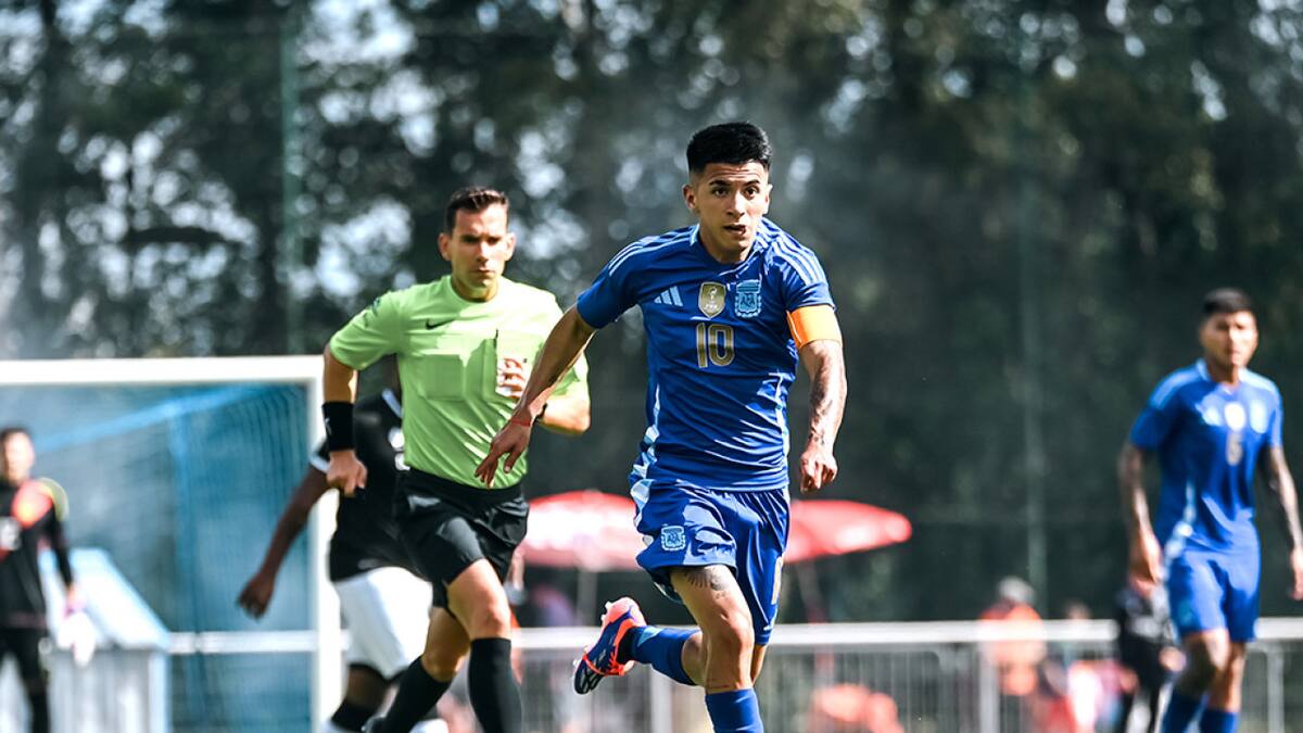 Thiago Almada con la Selección Argentina Sub 23. Foto: AFA.