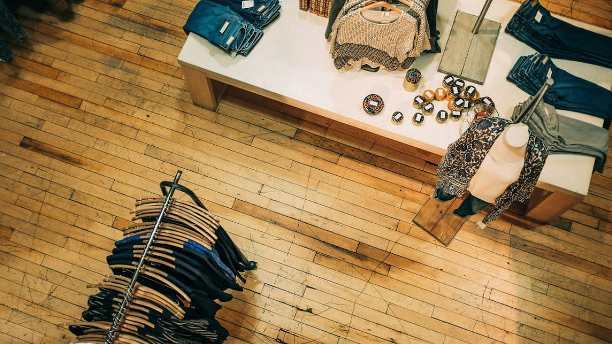Tienda outlet. Foto: Unsplash.