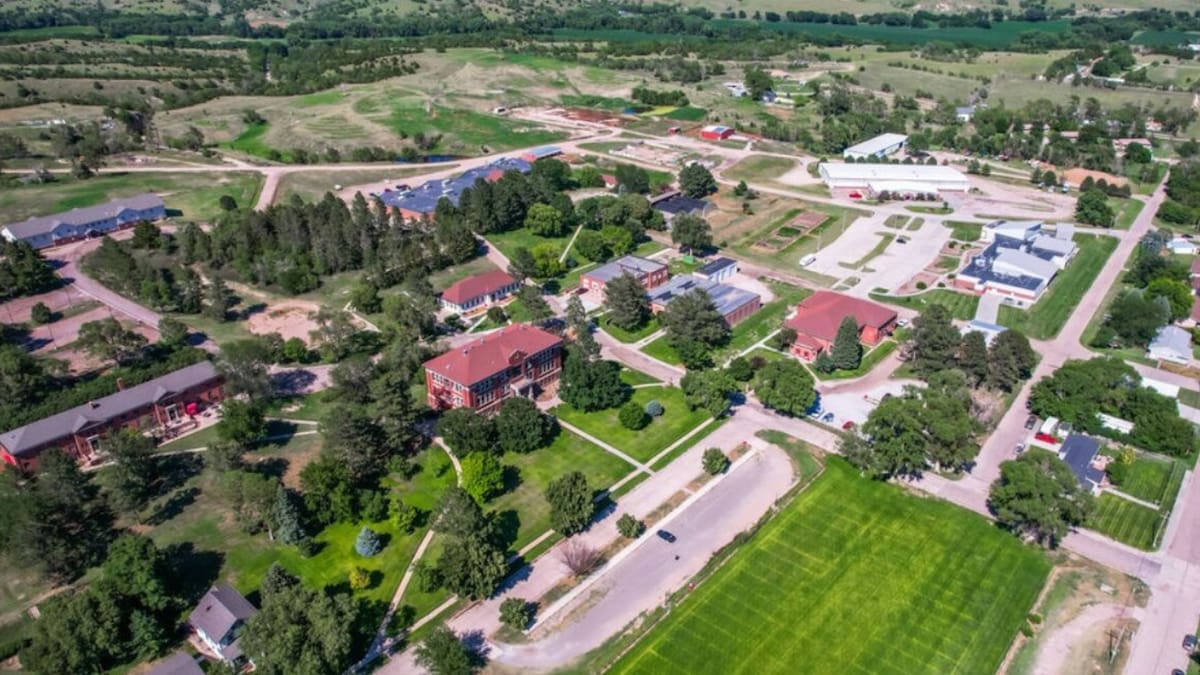 Tiene 800 habitantes y quiere crecer: el pueblo que ofrece terrenos gratis y beneficios para quienes se muden