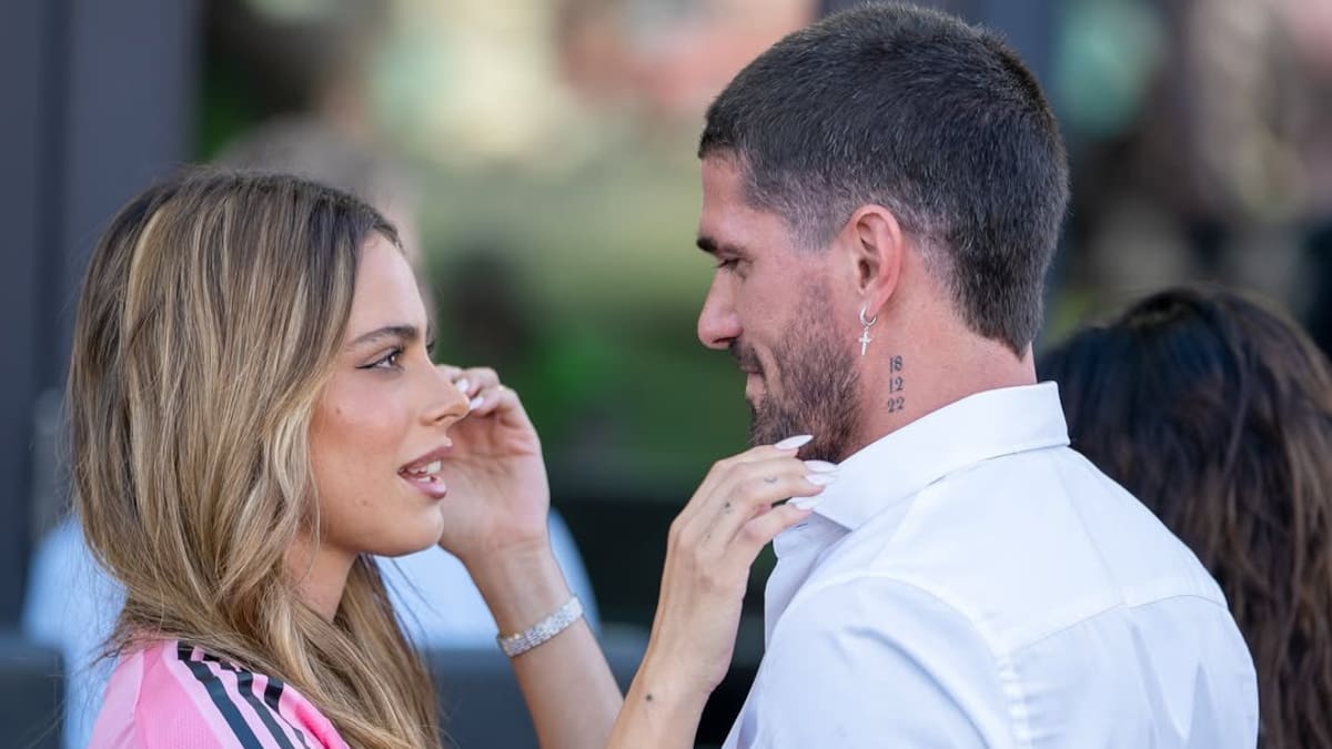 Tini Stoessel y Rodrigo De Paul.