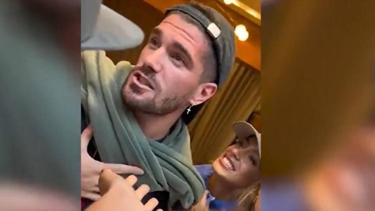 Tini y De Paul en el shopping. Foto: captura.