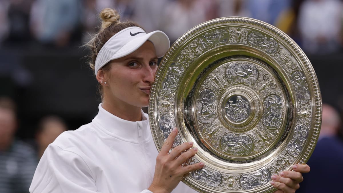 Título de Marketa Vondrousova en Wimbledon. Foto: REUTERS.