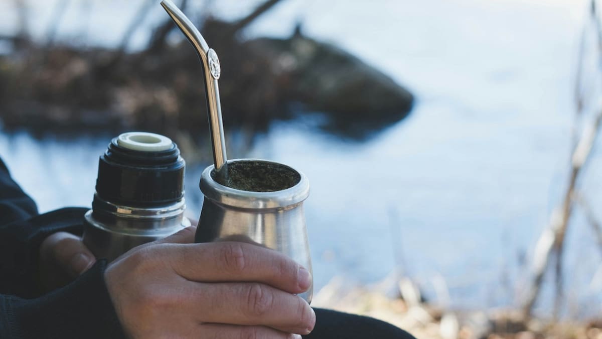 Qué ponerle al mate para bajar de peso. Foto Unsplash.