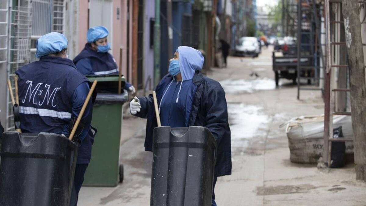 Trabajos de limpieza en el barrio Padre Mujica de Retiro, AGENCIA NA