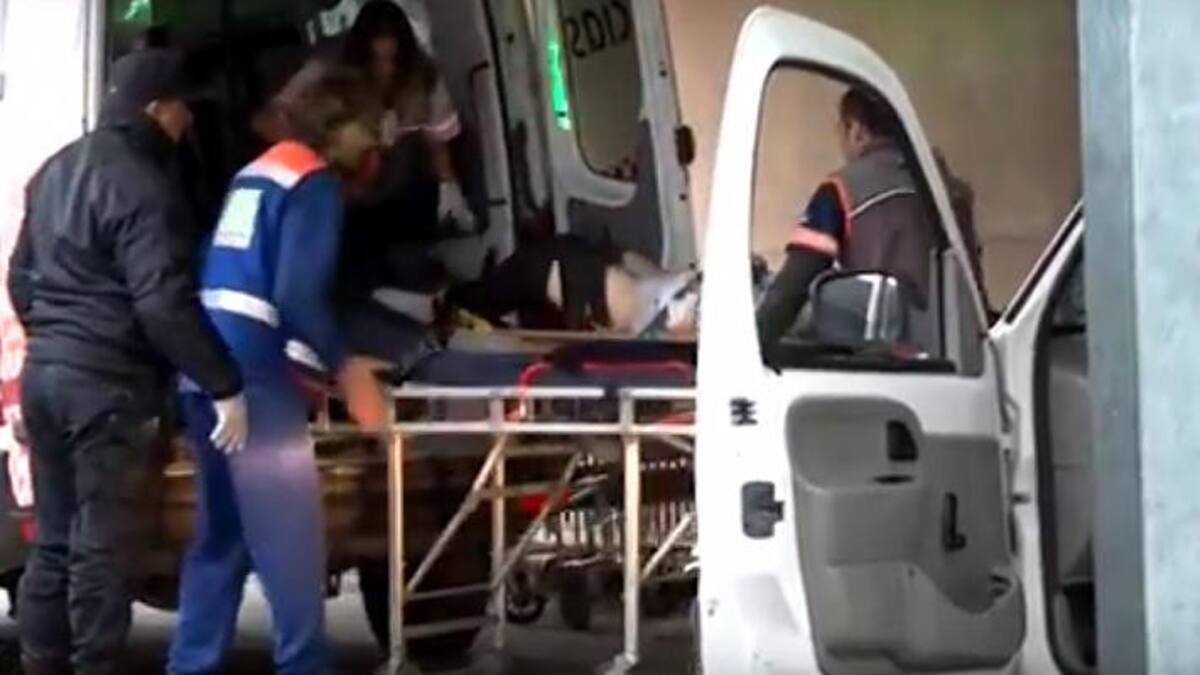 Tragedia de micro en Mendoza - Cuerpos