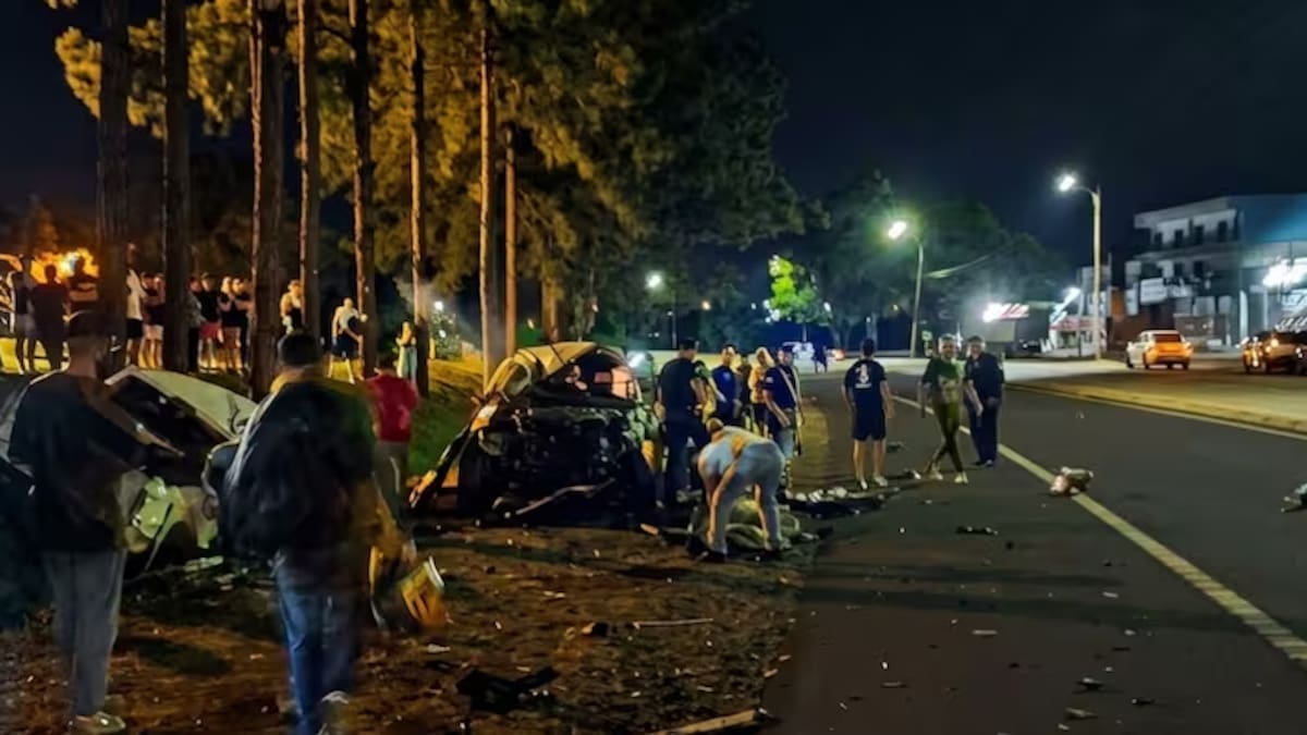 Un adolescente de 14 años manejaba una Amarok, perdió el control y chocó: murieron él y un joven de 18