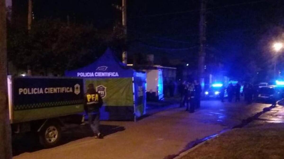 "¡Guarda que están por robarte!": alertó a su vecino policía sobre un robo y murió al quedar en medio de una balacera