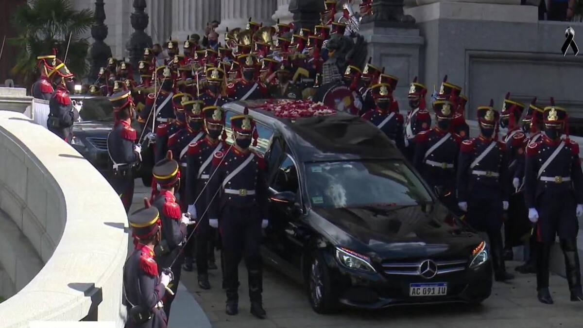 Traslado de restos de Carlos Menem