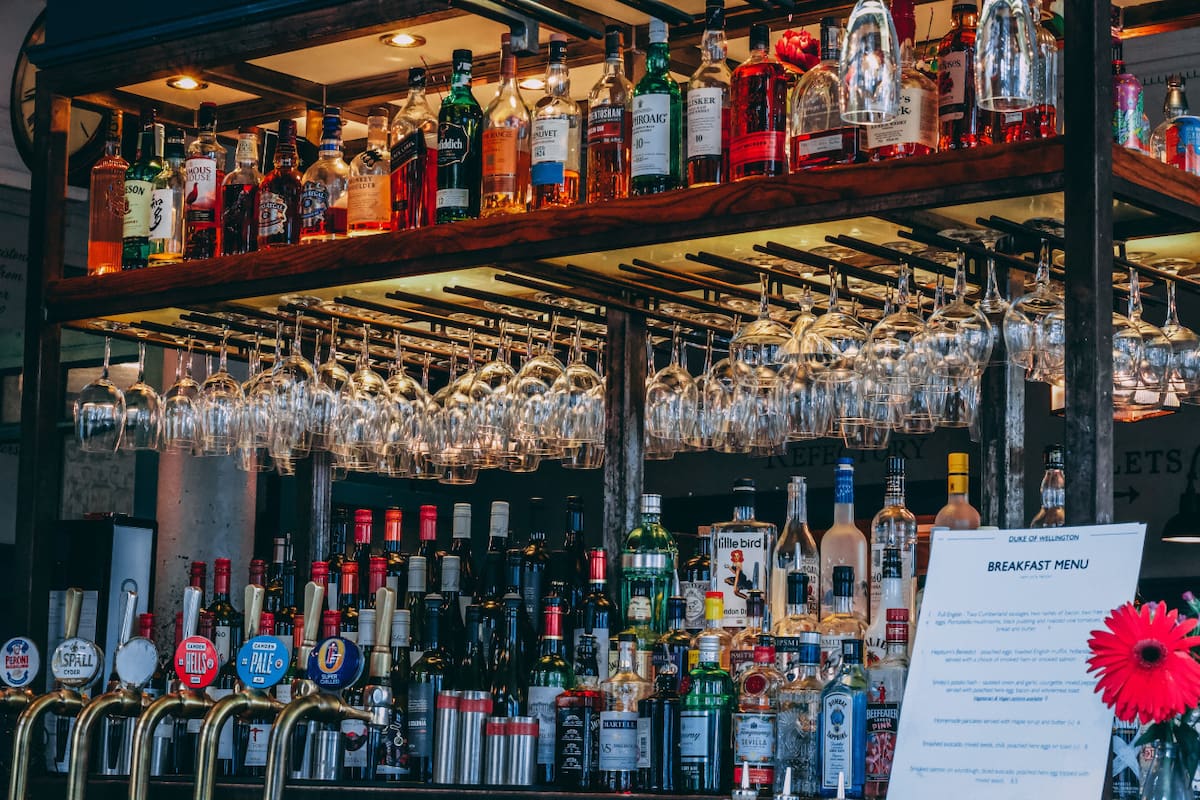 Tres bares argentinos, entre los mejores 50 del mundo. Foto: Unsplash