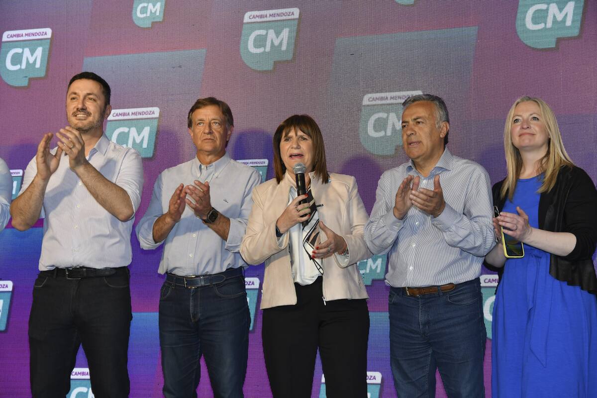 Triunfo de Cornejo en Mendoza. Foto: Télam.