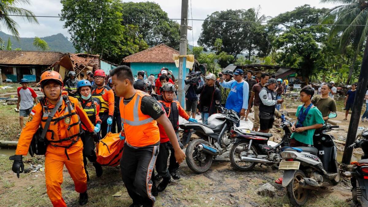 Tsunami trágico en Indonesia: búsqueda desesperada de sobrevivientes, Reuters