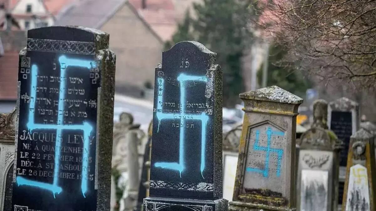 Tumbas judías vandalizadas.