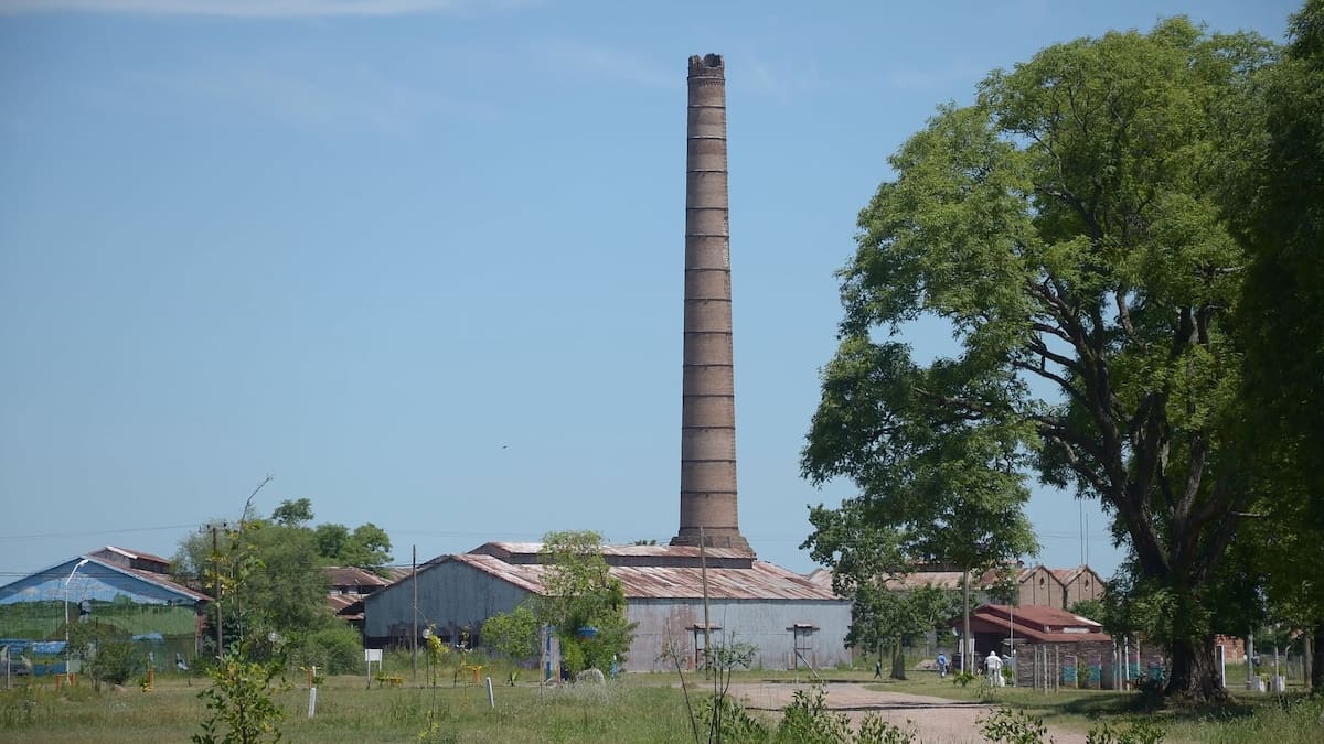 Nació alrededor de una fábrica, quedó al borde del abandono en los años 60 y hoy conserva una historia que marcó a la Argentina