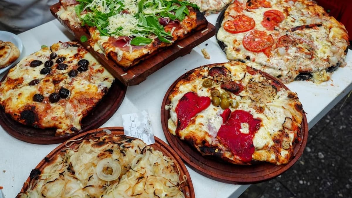 El paraíso de la pizza en Buenos Aires: de Güerrín a El Imperio, la irresistible ruta por Corrientes con precios actualizados