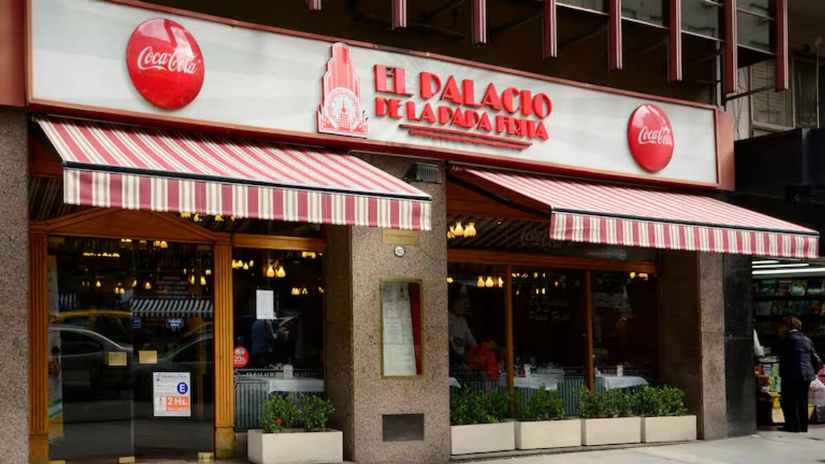 La historia del Palacio de la Papa Frita y qué pasará con su icónico local del Microcentro tras rumores de cierre