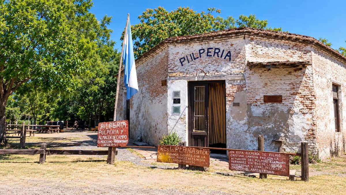 A solo una hora de Buenos Aires: el destino con pulperías, sabores de campo y rincones históricos que tenés que visitar
